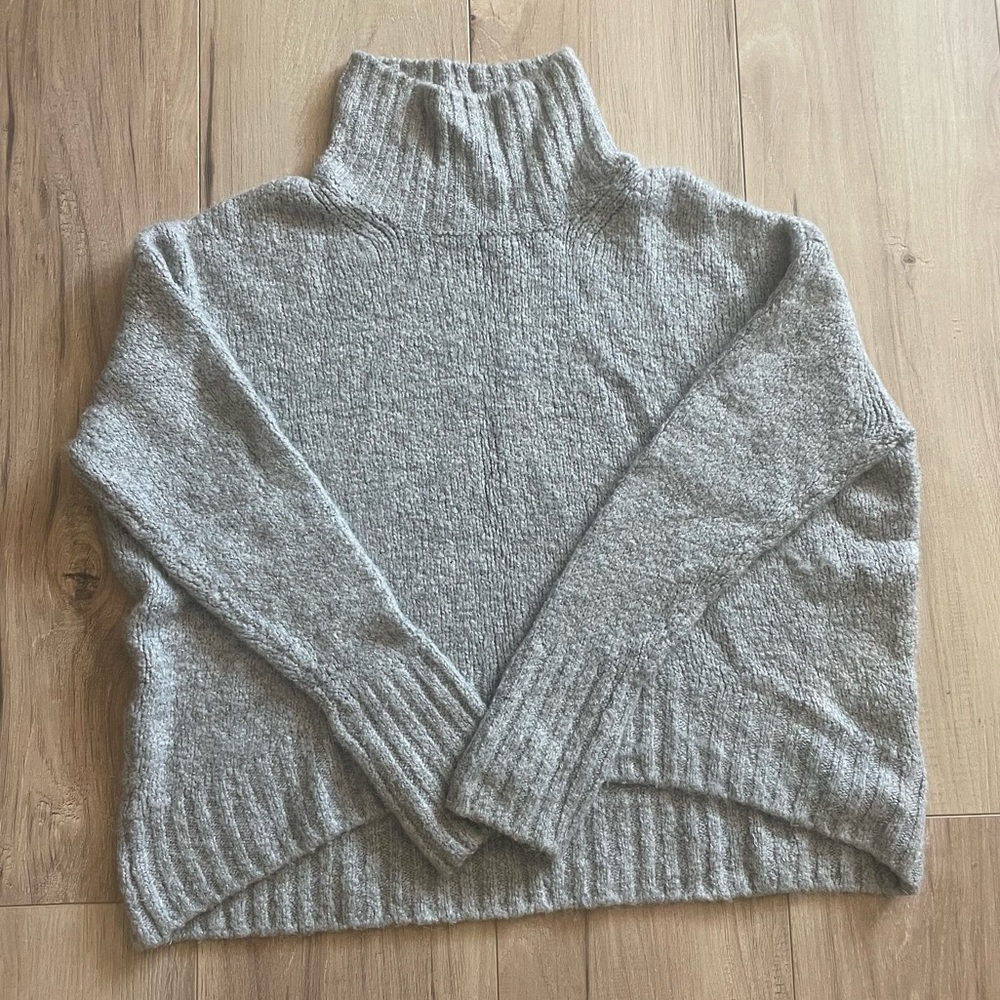 H&M turtle neck